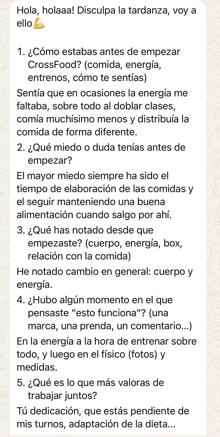 Respuestas de una clienta: antes le faltaba energía al doblar clases; su miedo era el tiempo de cocinar y comer fuera; ha notado cambio en cuerpo y energía; valora que adapte la dieta a sus turnos.